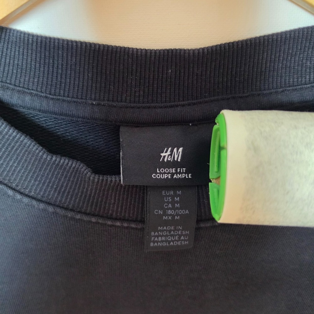 H&M Loose Fit Crewneck Sweatshirt Solid Black Size Medium - Picture 4 of 10